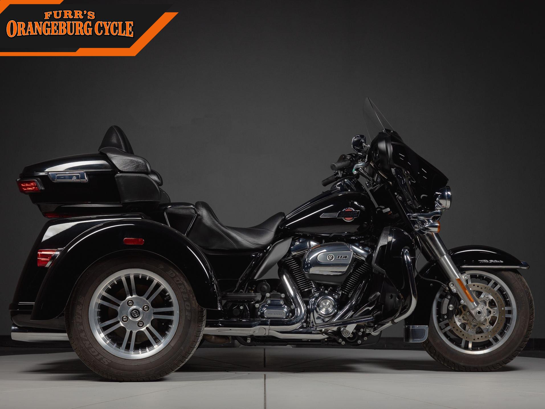 2022 Harley-Davidson Tri Glide Ultra Classic photo 2