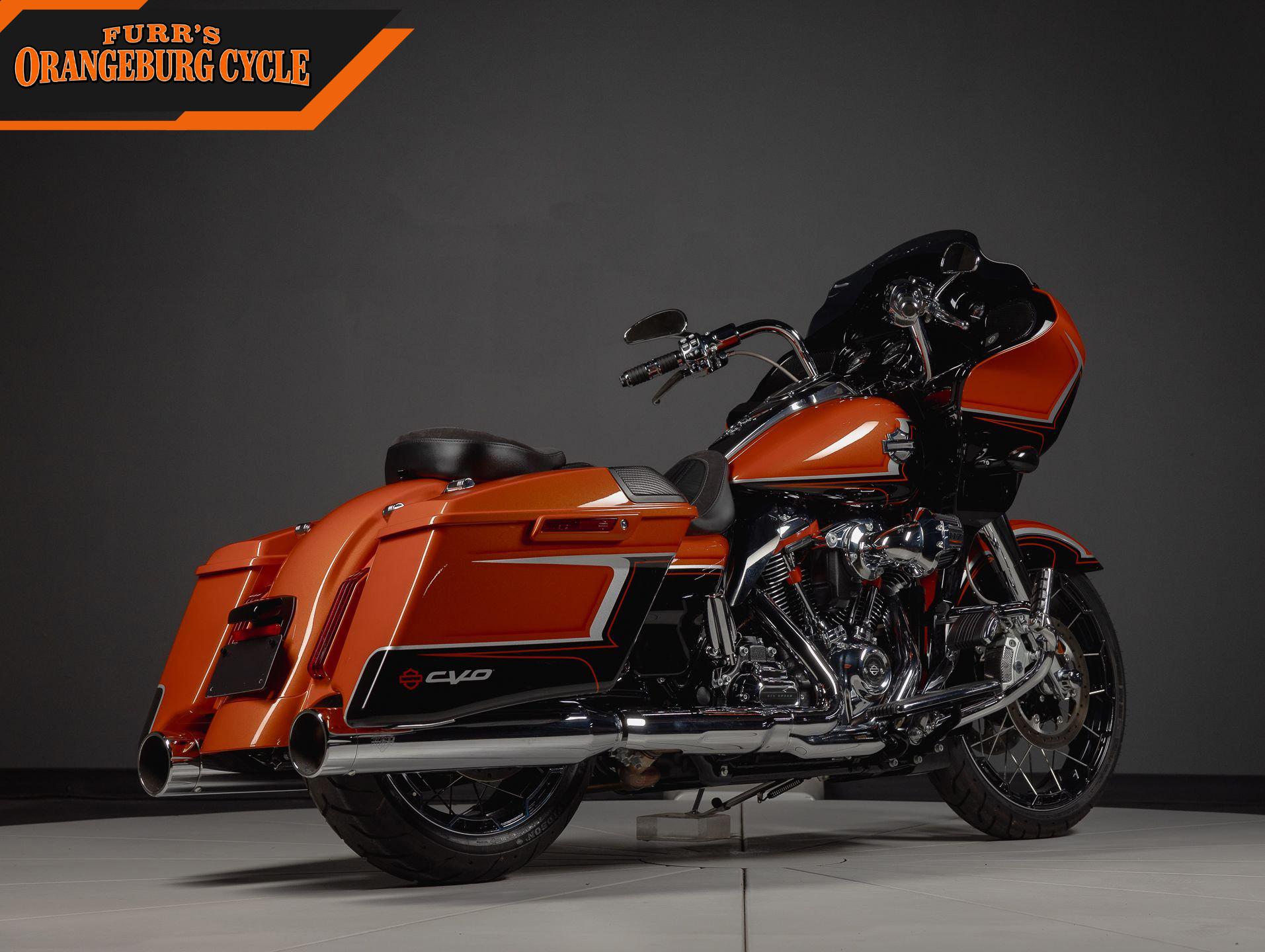 2022 Harley-Davidson CVO Road Glide photo 3