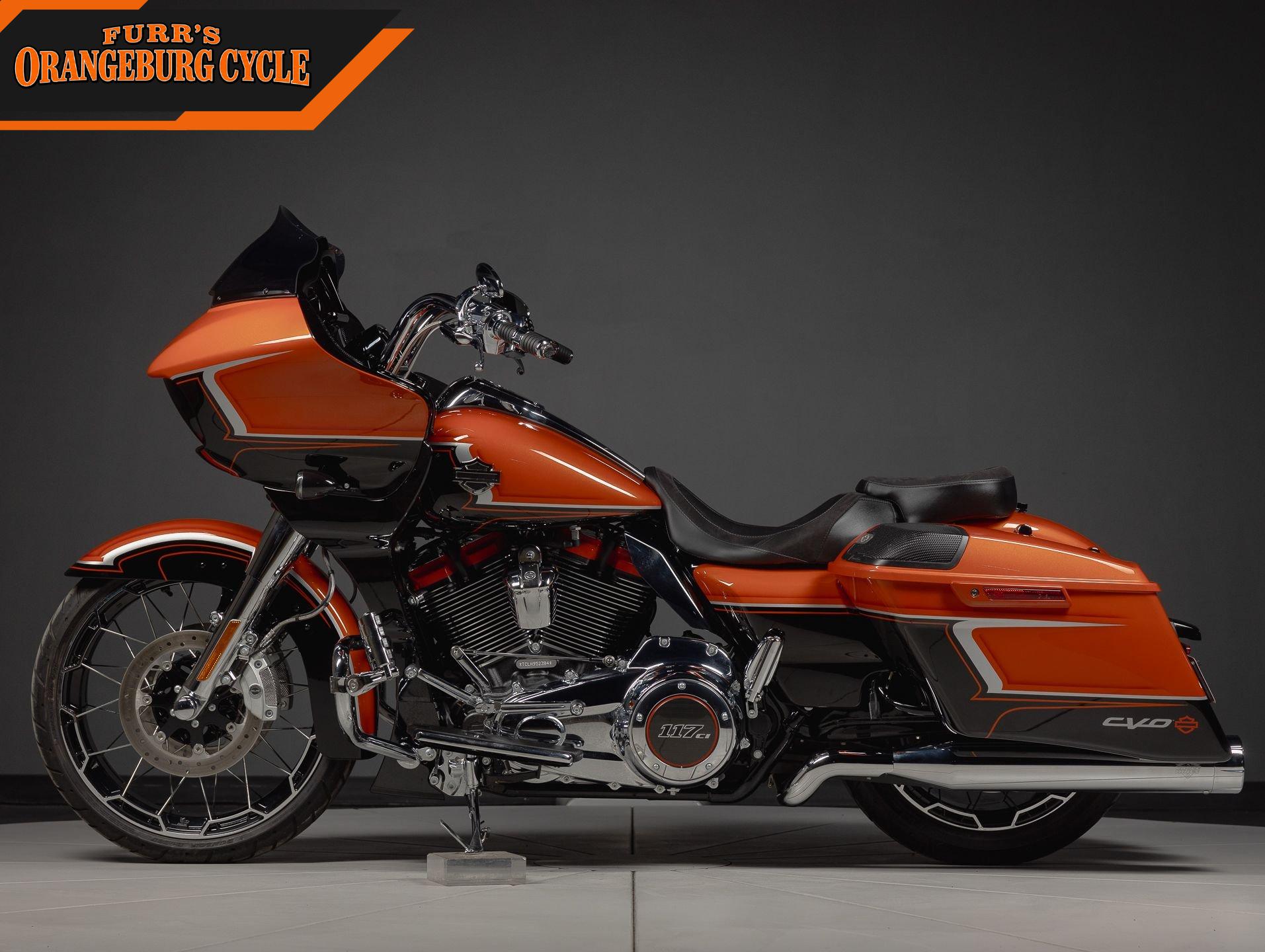 2022 Harley-Davidson CVO Road Glide photo 6