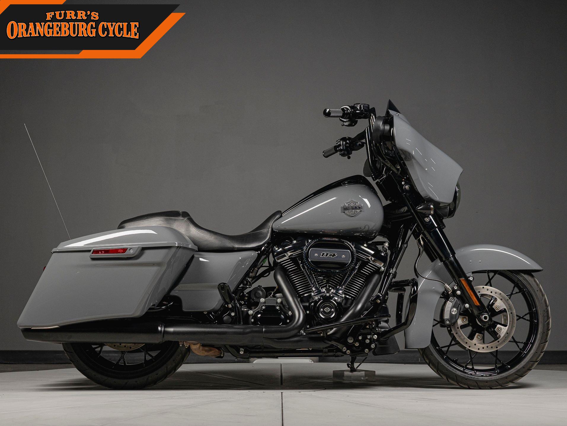 2022 Harley-Davidson Street Glide Special photo 2