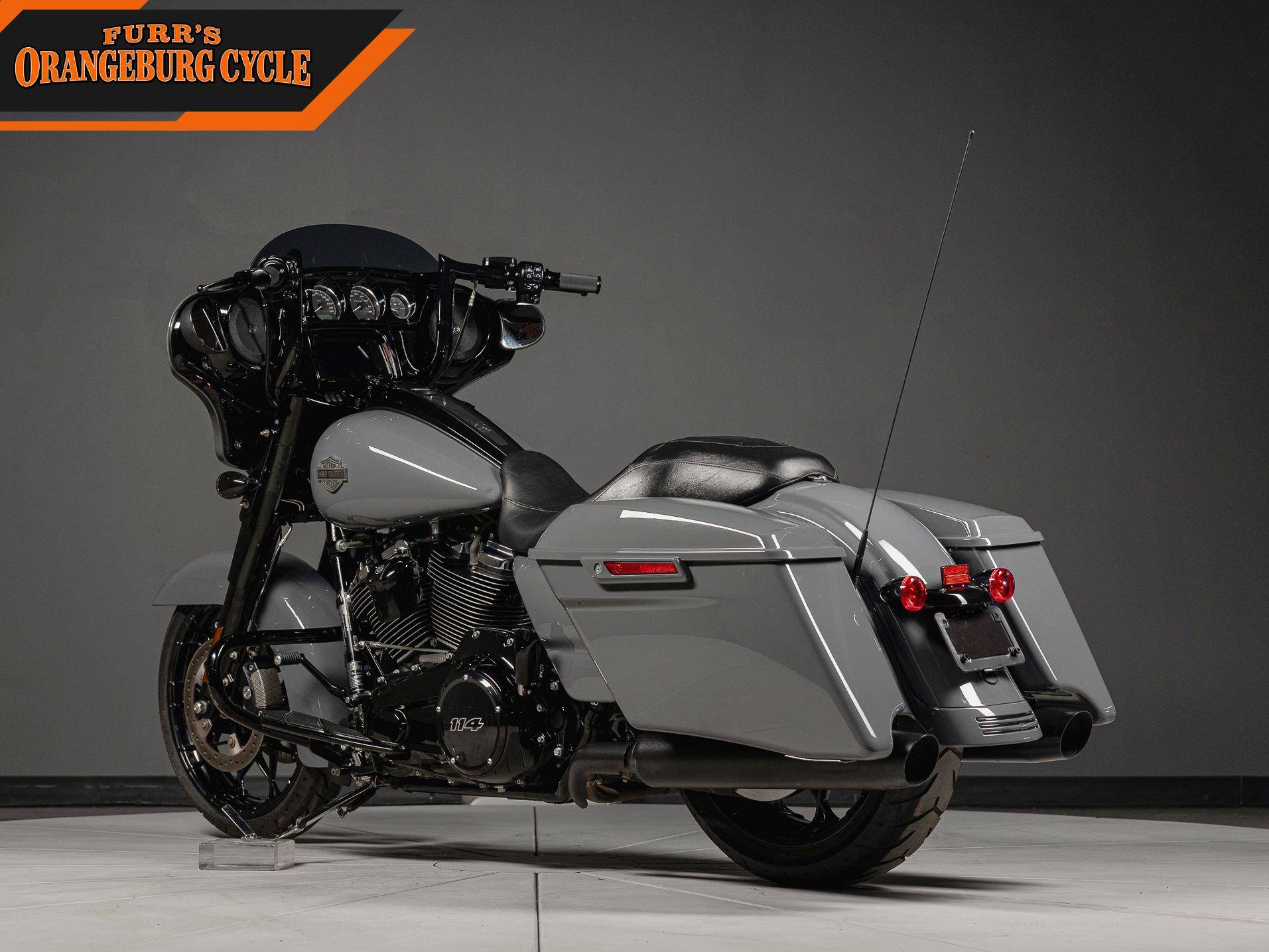 2022 Harley-Davidson Street Glide Special photo 5