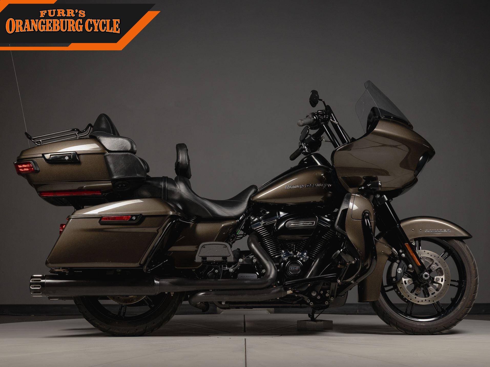 2020 Harley-Davidson Road Glide Limited photo 2