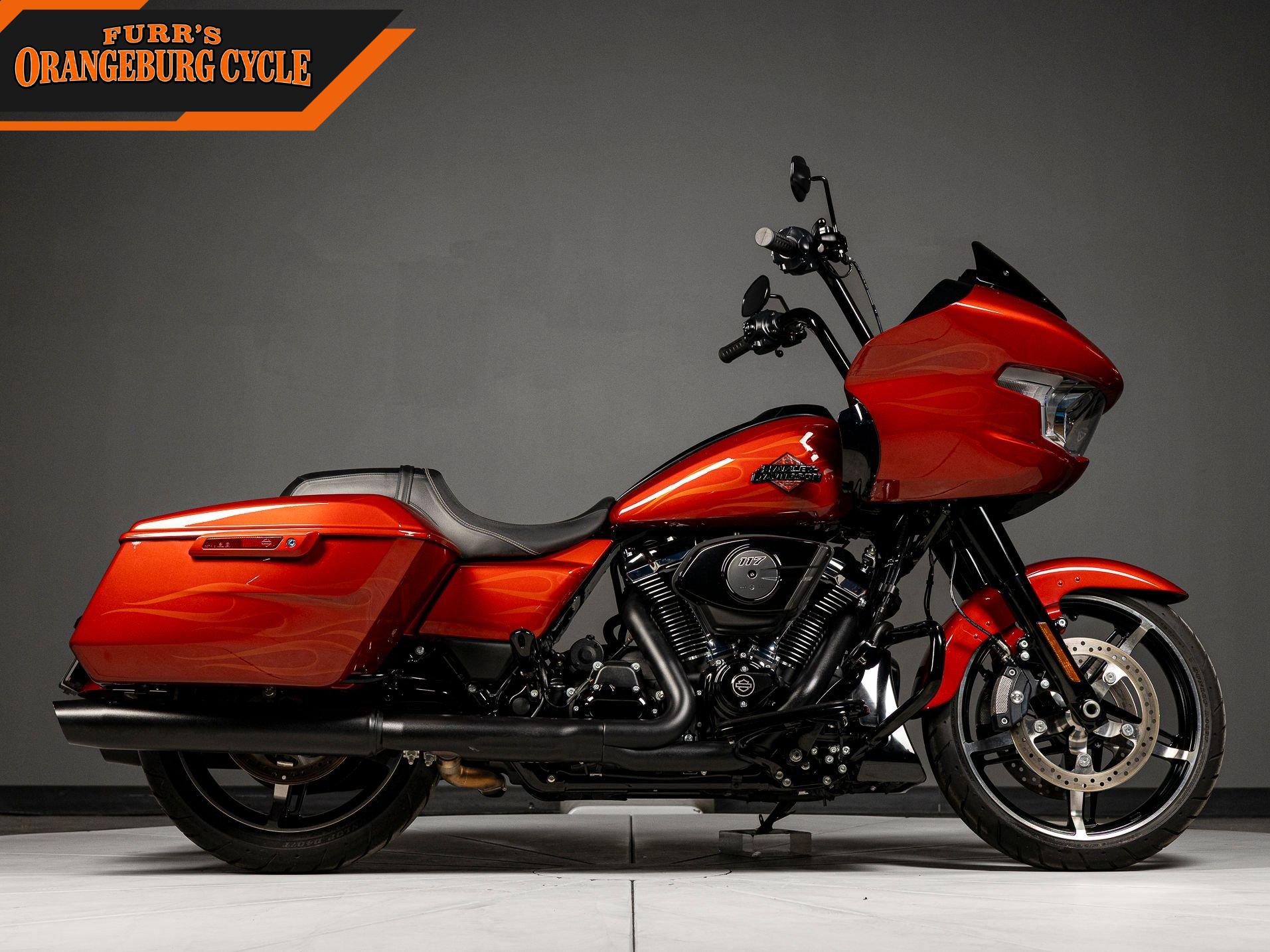 2025 Harley-Davidson Road Glide photo 2