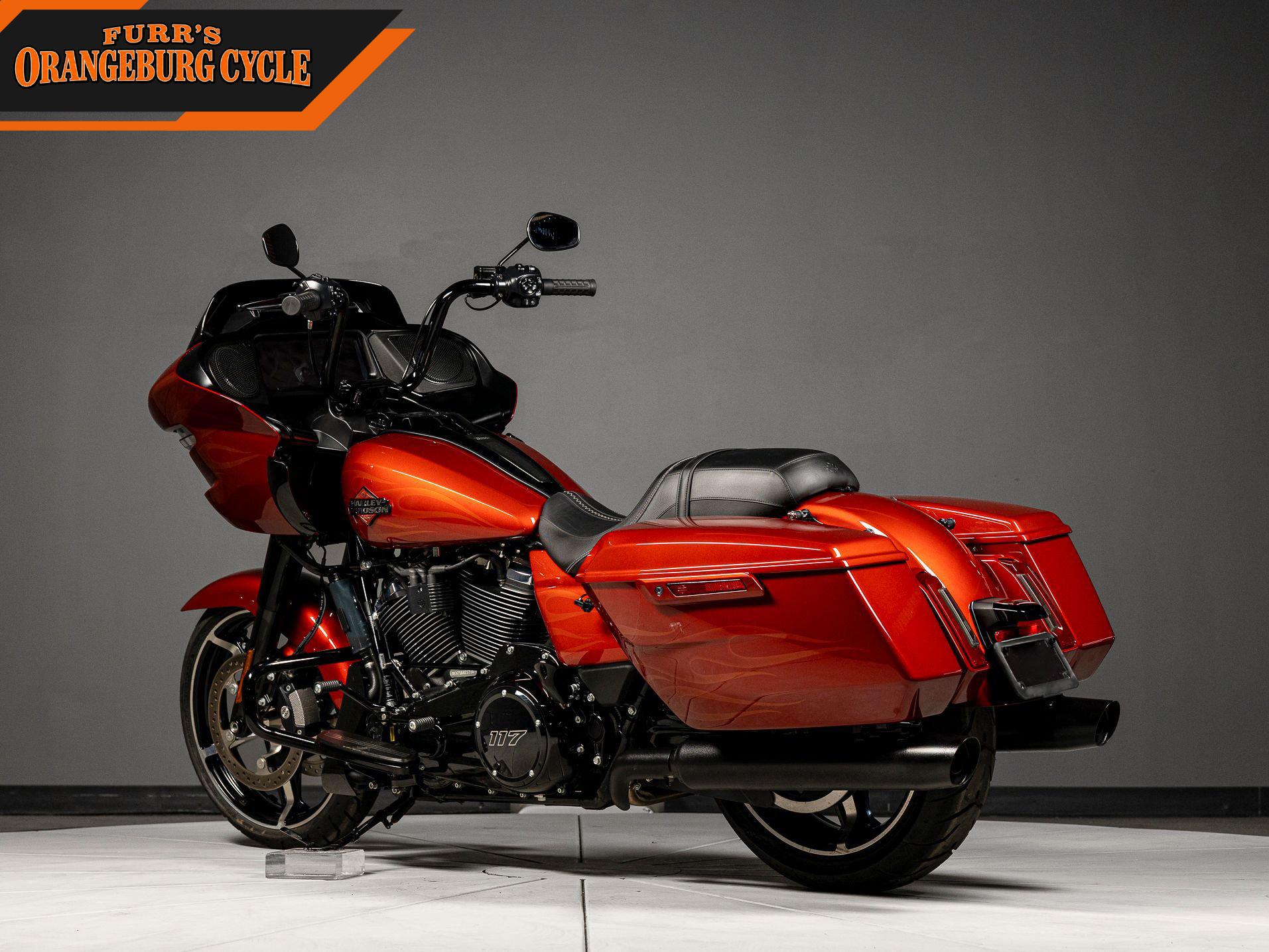 2025 Harley-Davidson Road Glide photo 5