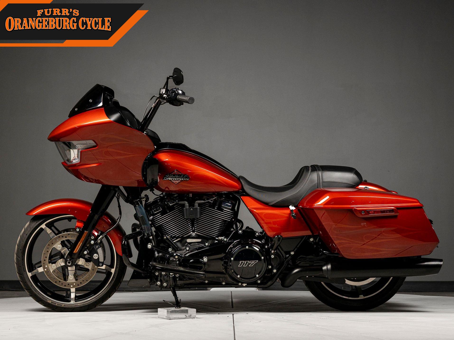 2025 Harley-Davidson Road Glide photo 6