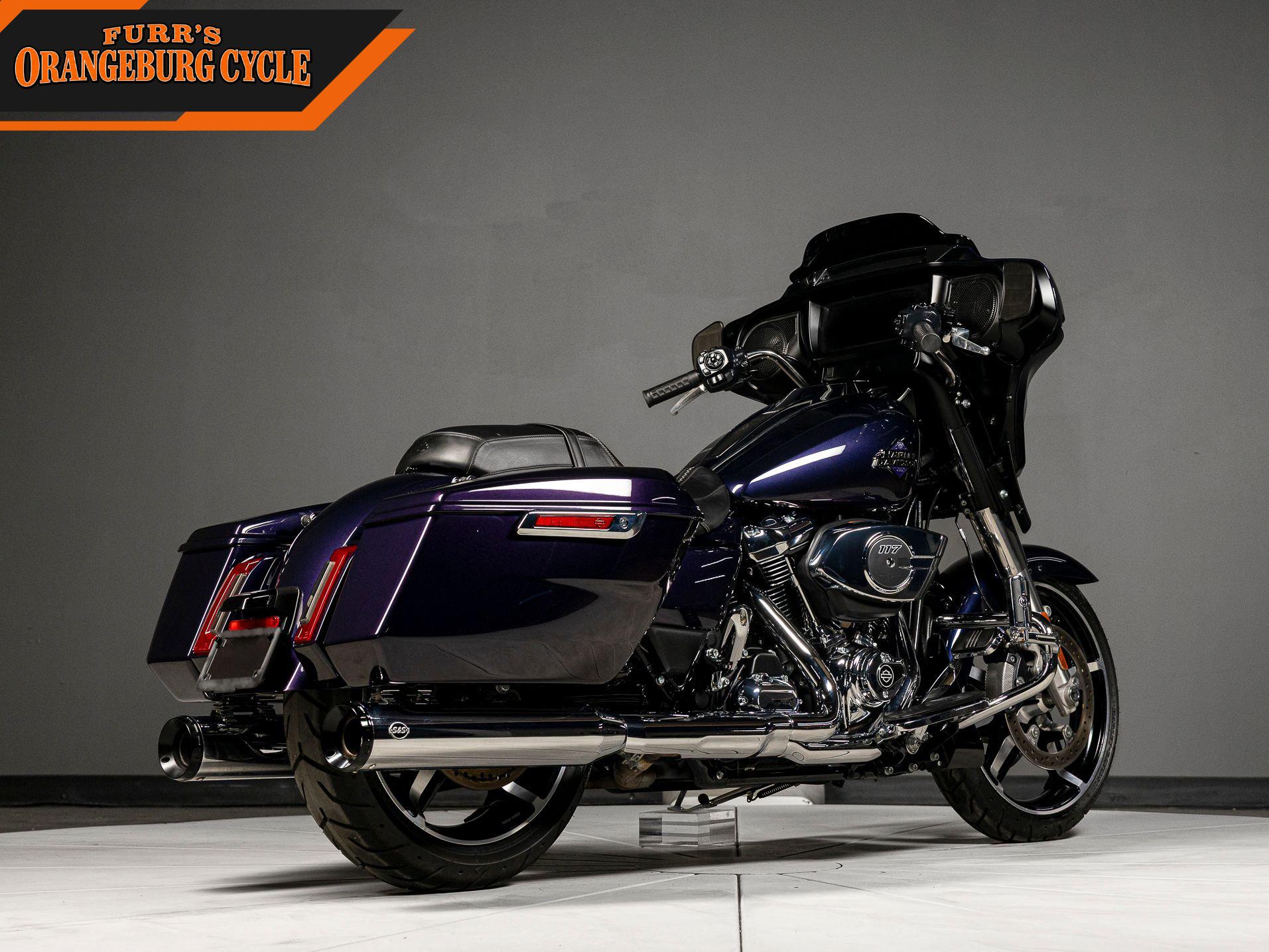 2025 Harley-Davidson Street Glide photo 3