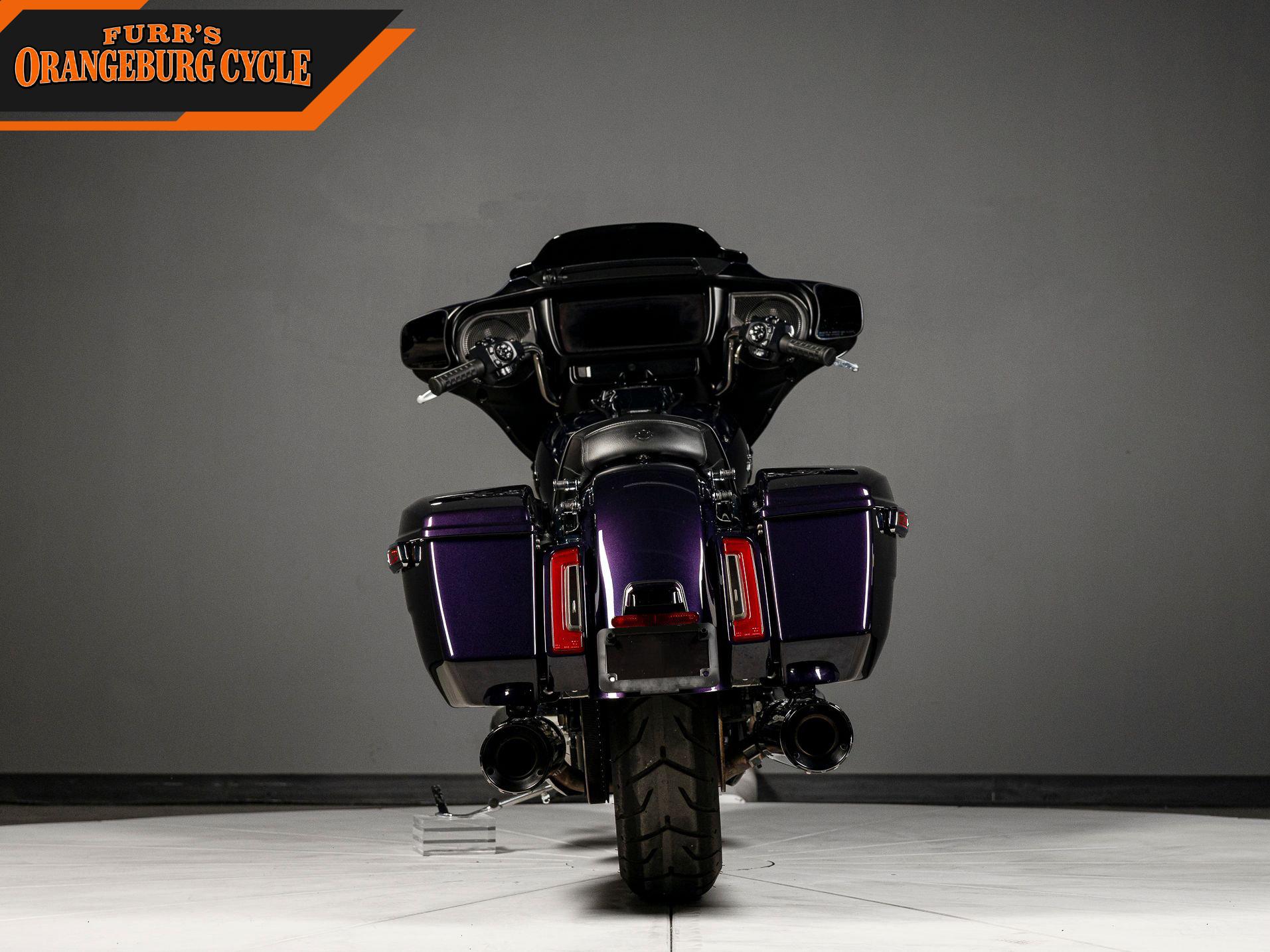 2025 Harley-Davidson Street Glide photo 4