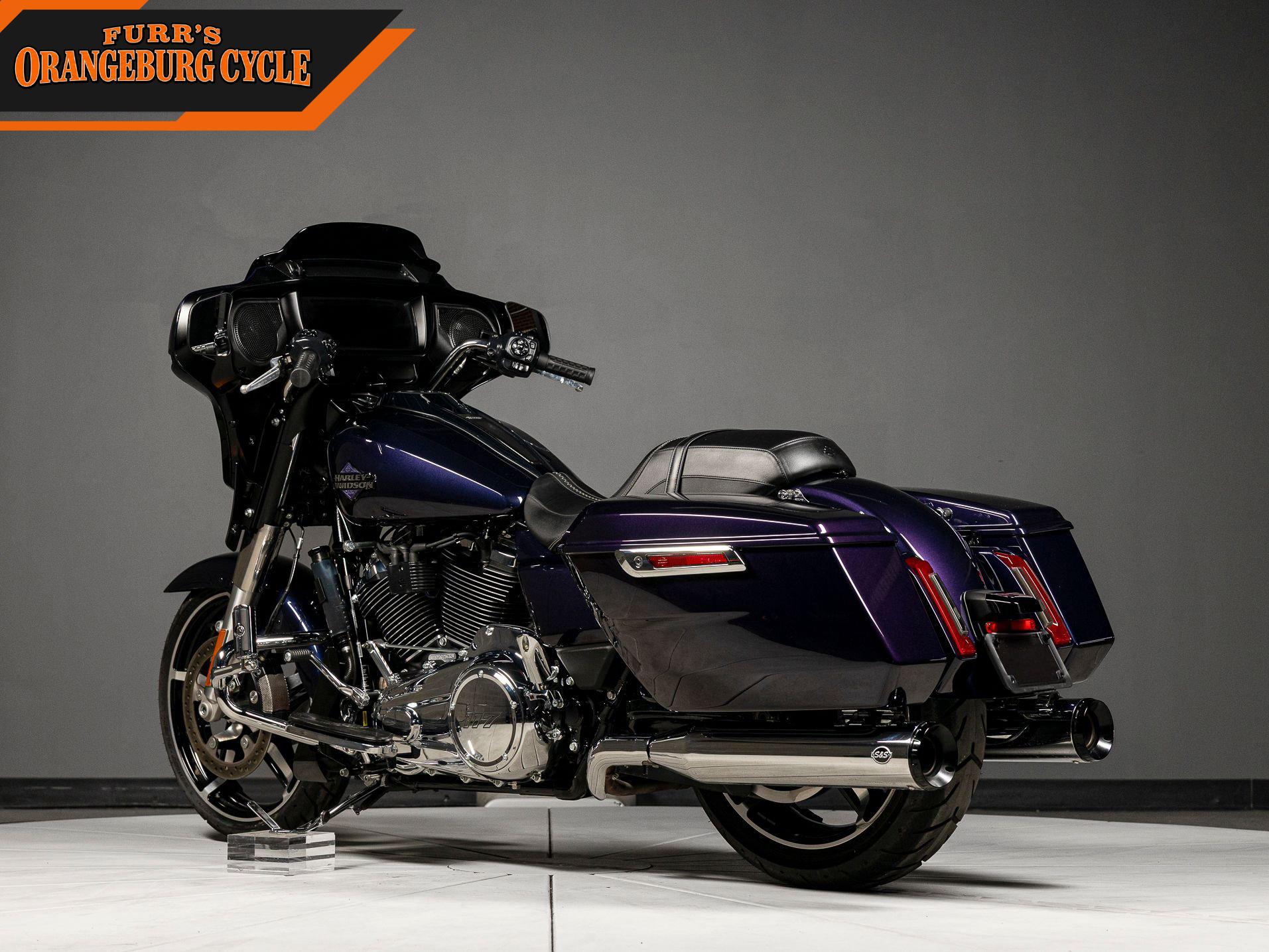 2025 Harley-Davidson Street Glide photo 5