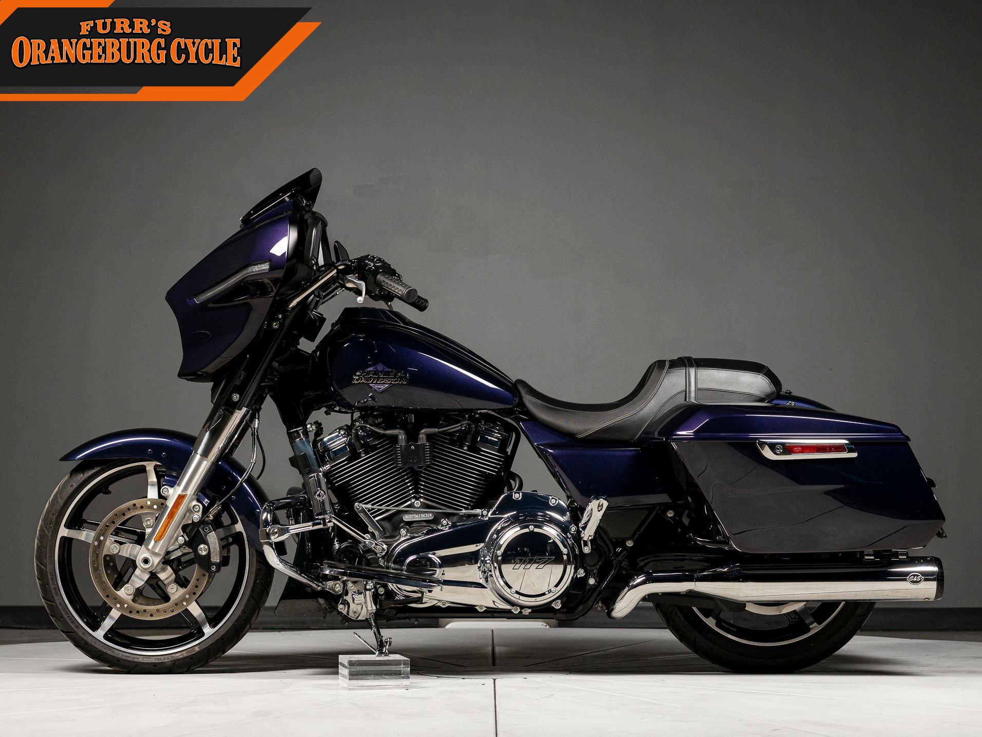 2025 Harley-Davidson Street Glide photo 6
