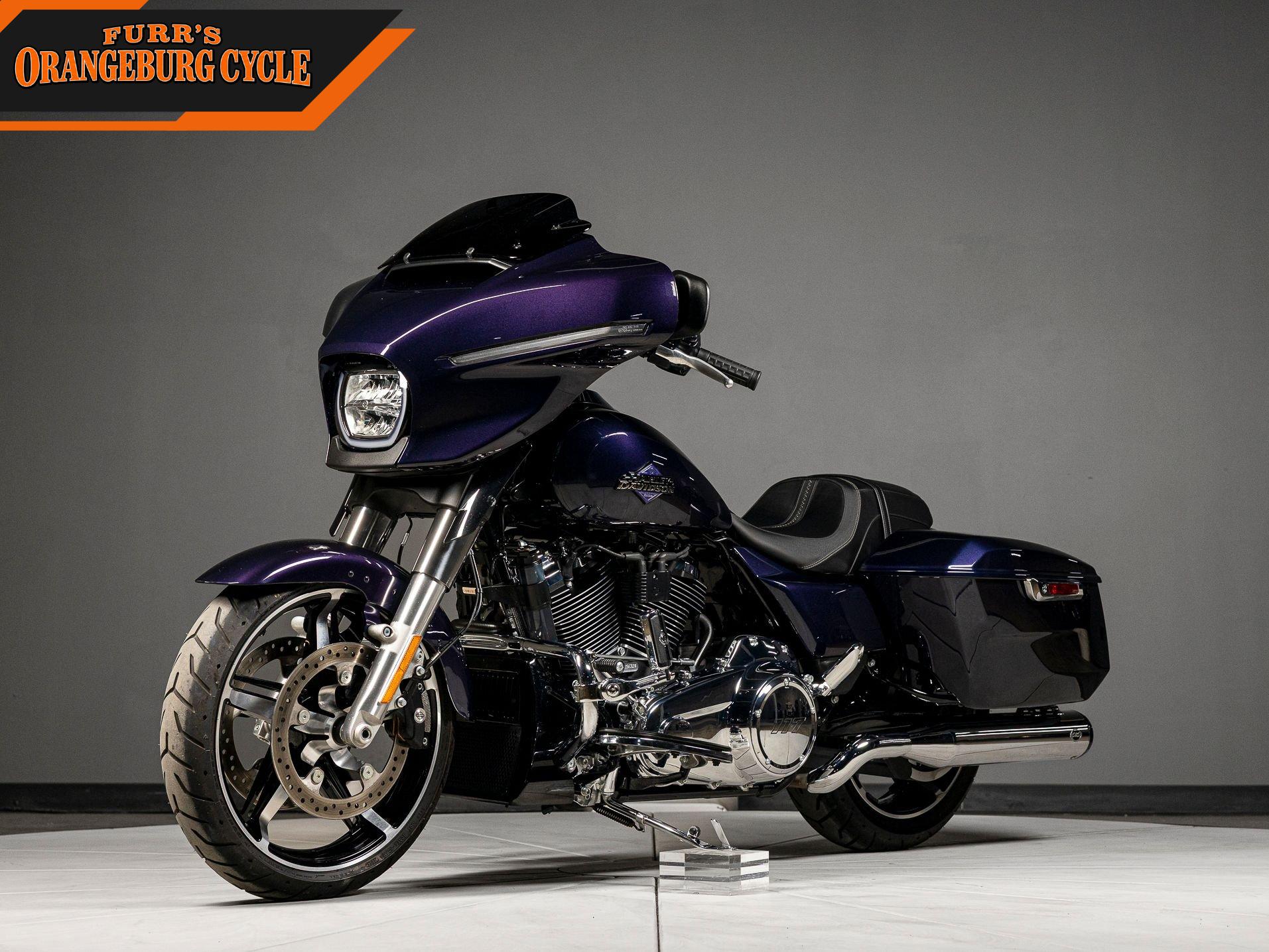 2025 Harley-Davidson Street Glide photo 7