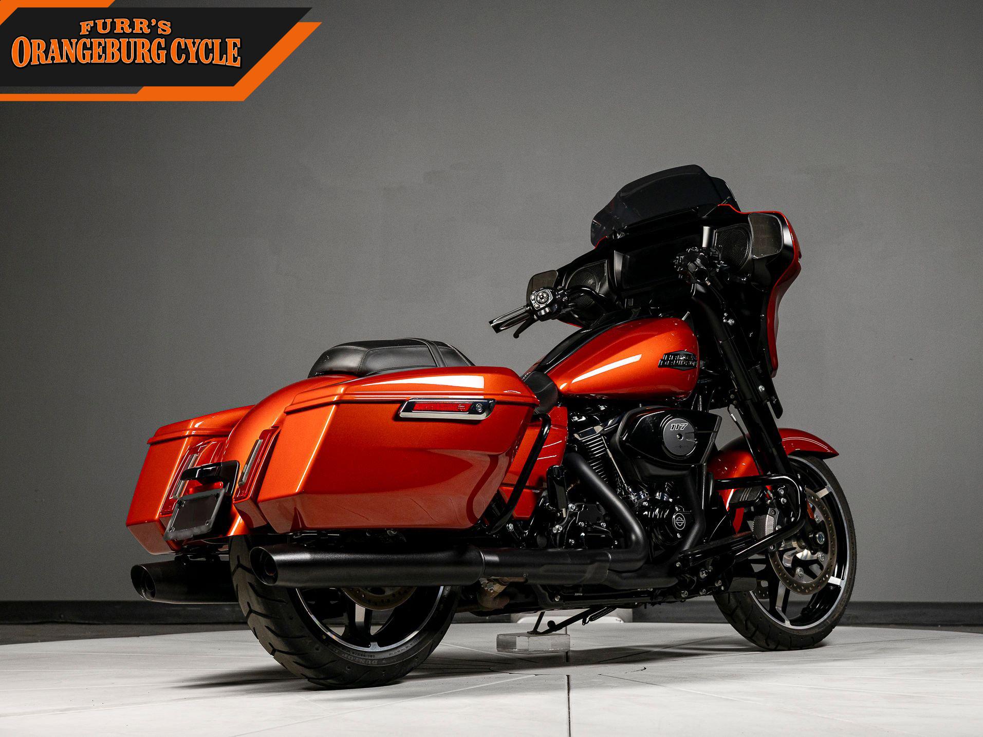 2024 Harley-Davidson Street Glide photo 3