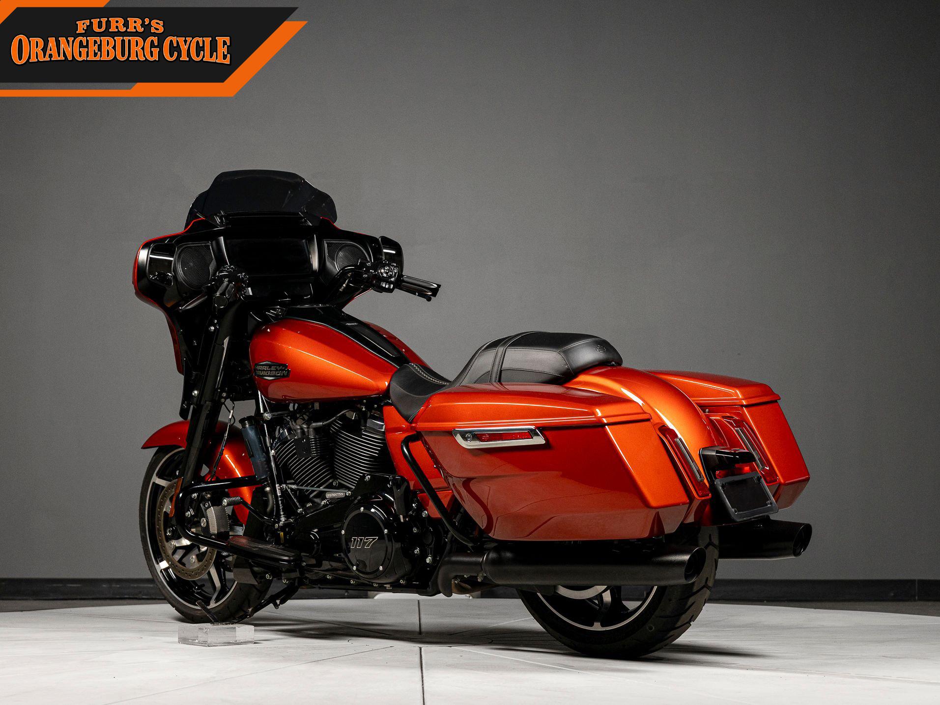2024 Harley-Davidson Street Glide photo 5