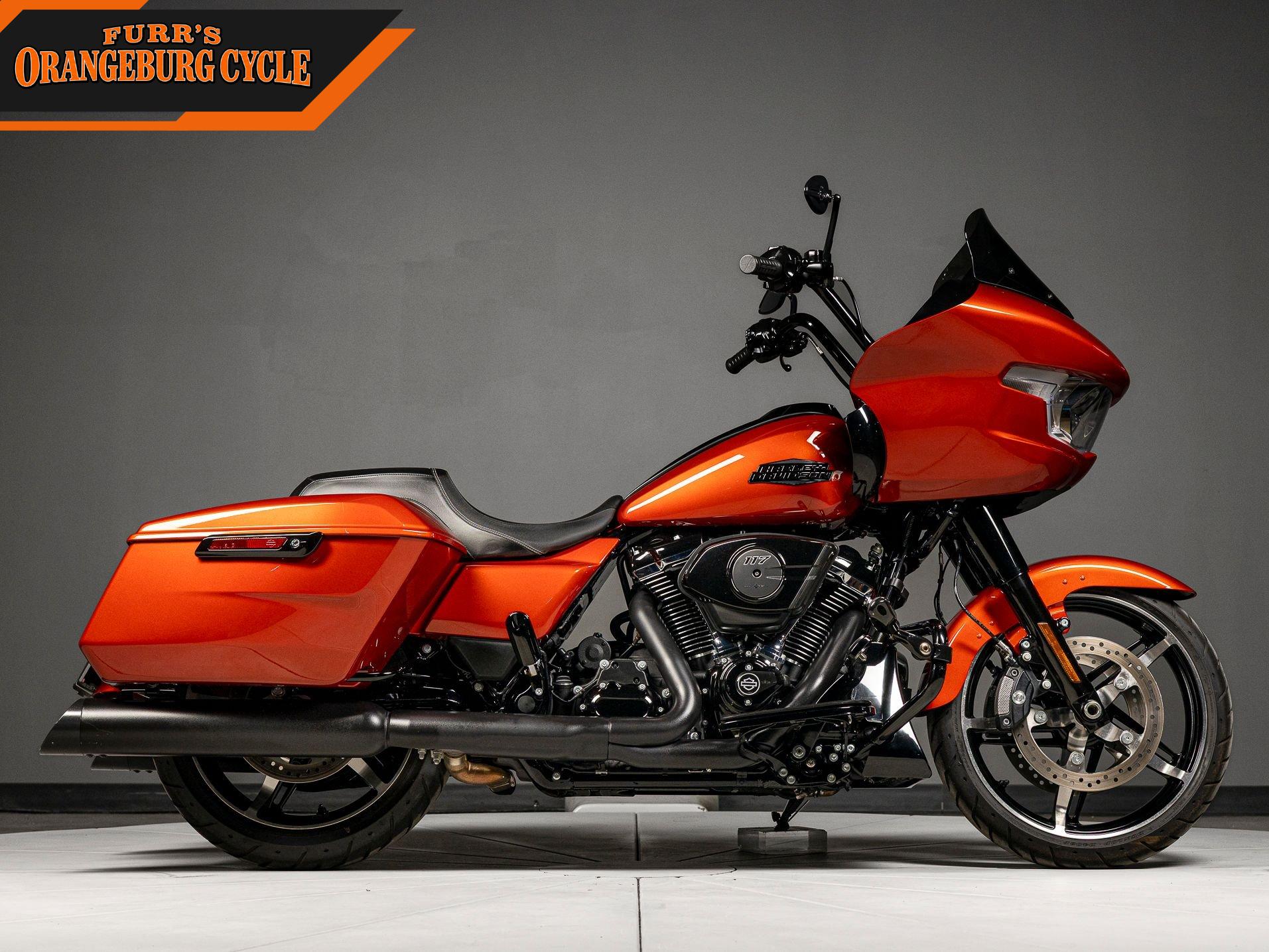 2024 Harley-Davidson Road Glide photo 2