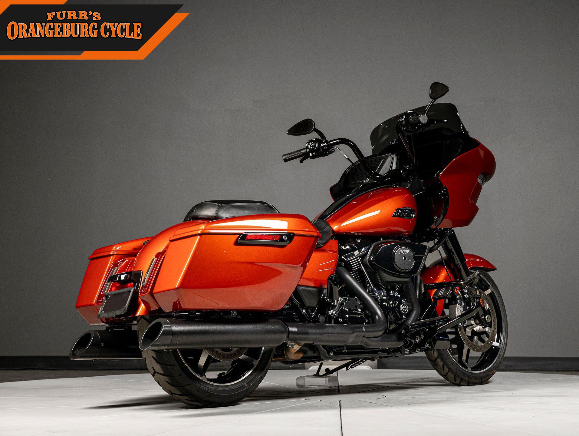 2024 Harley-Davidson Road Glide photo 3