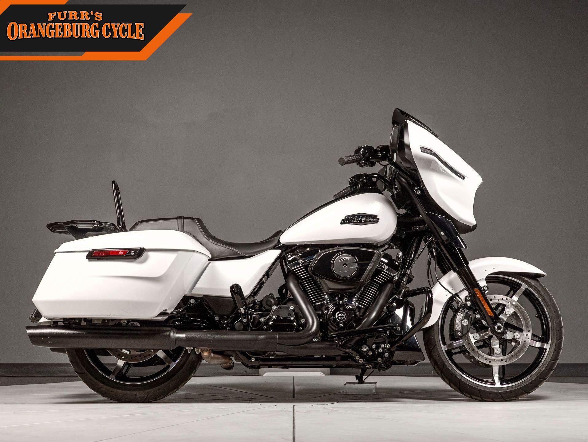 2024 Harley-Davidson Street Glide photo 2