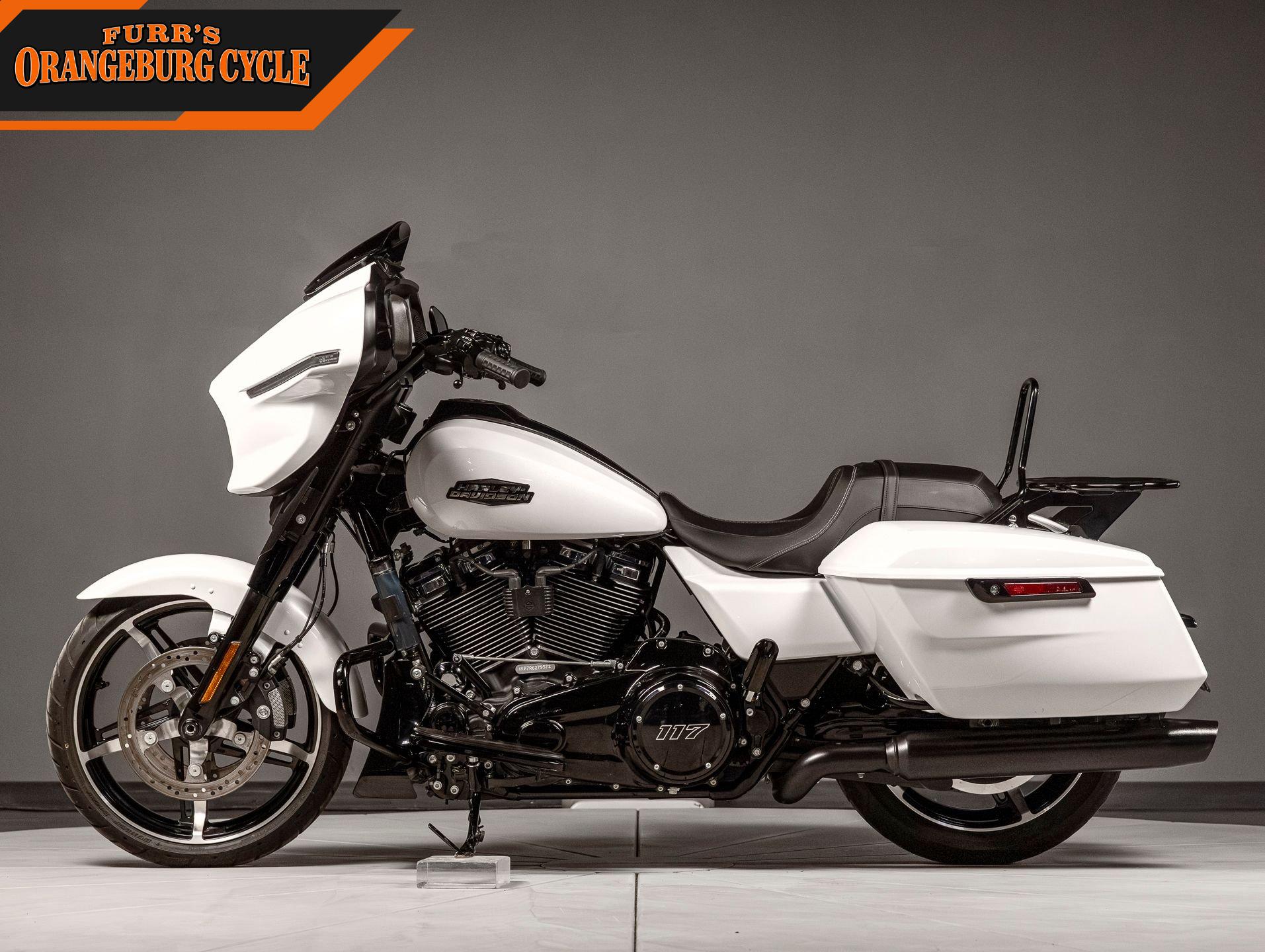 2024 Harley-Davidson Street Glide photo 6