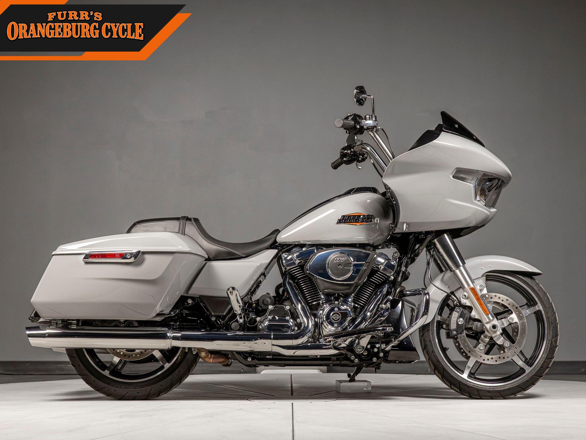 2024 Harley-Davidson Road Glide photo 2