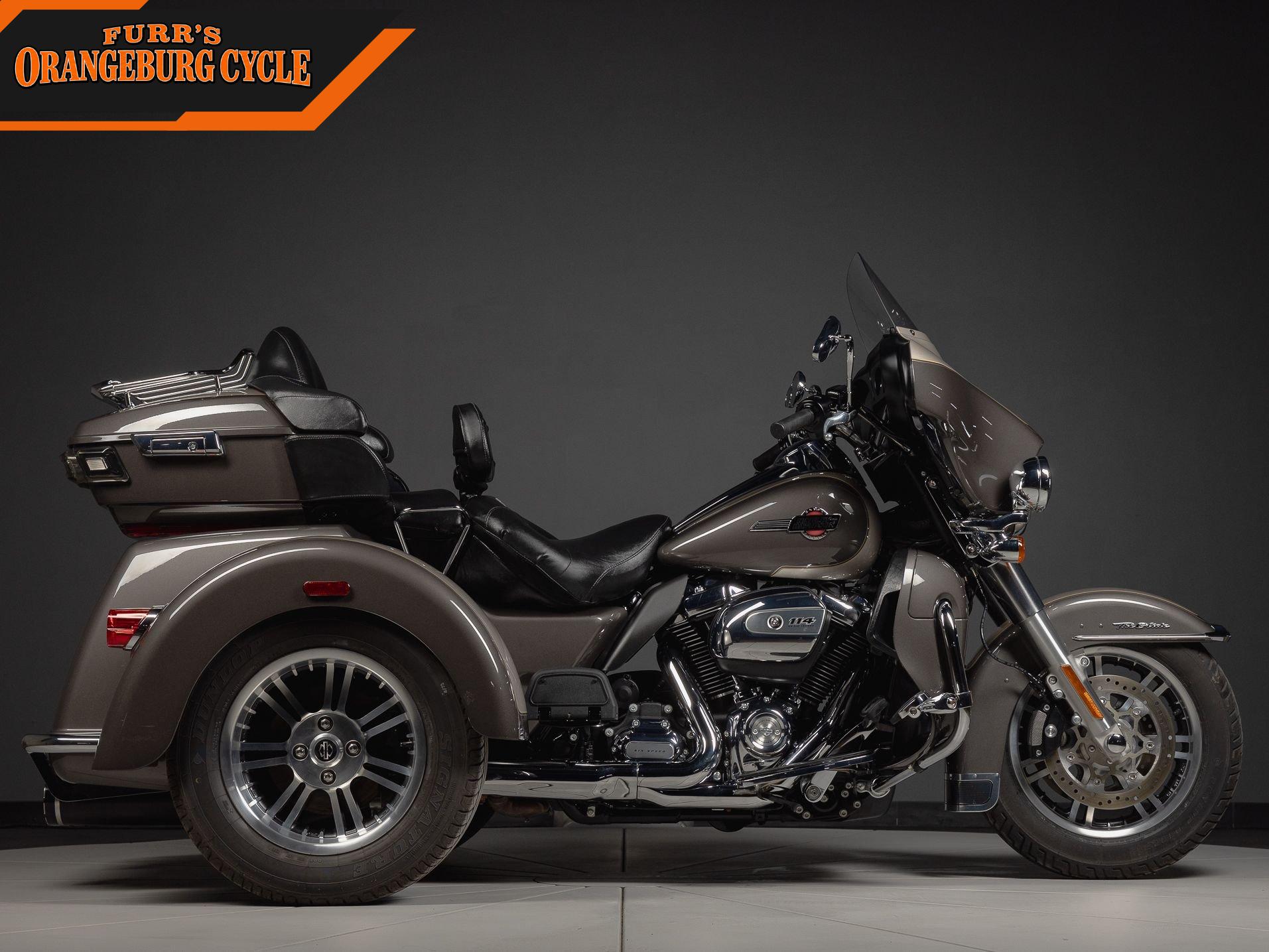 2023 Harley-Davidson Tri Glide Ultra Classic photo 2